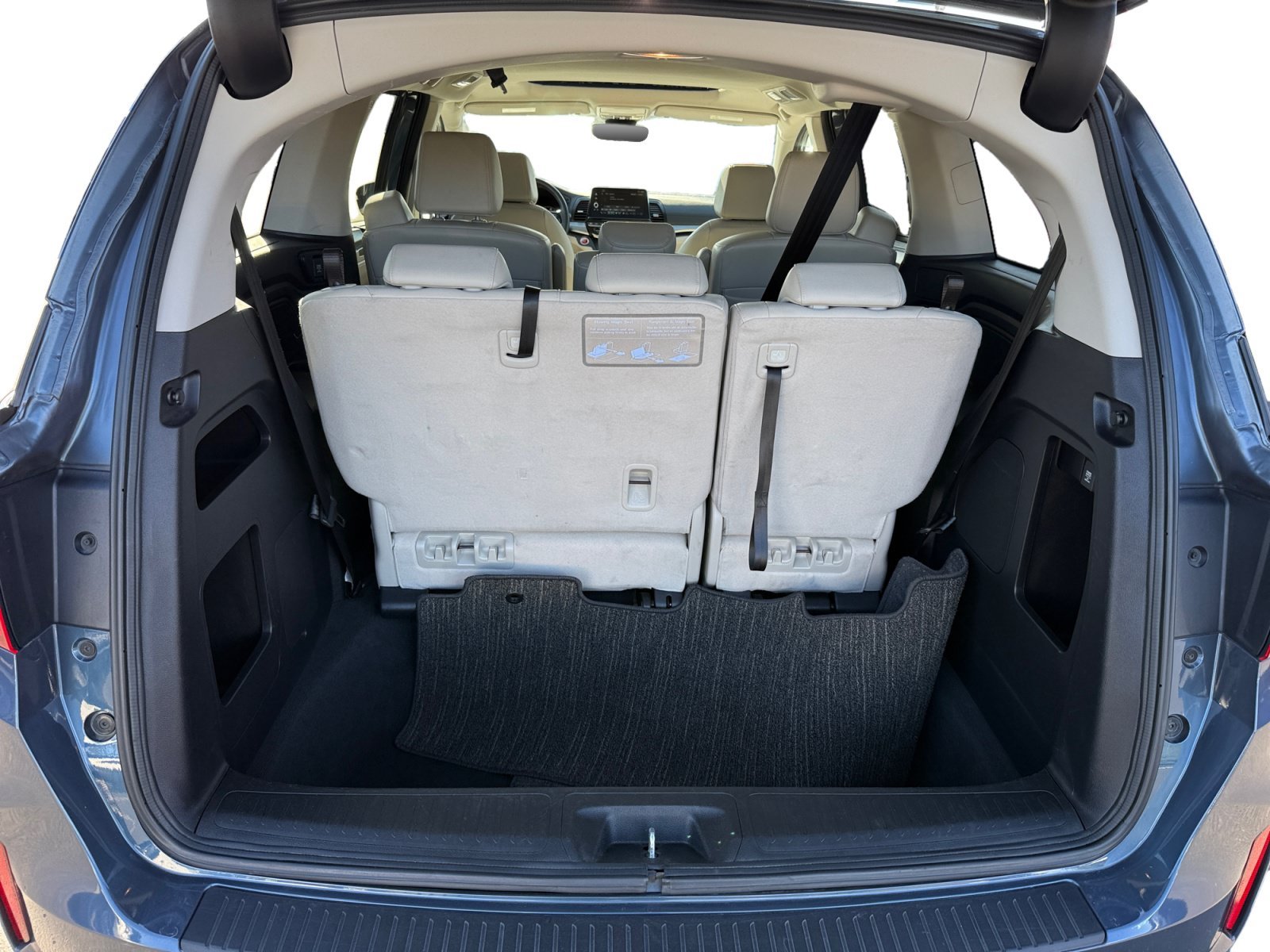 Used 2025 Solar Silver Metallic Honda EX-L image 17