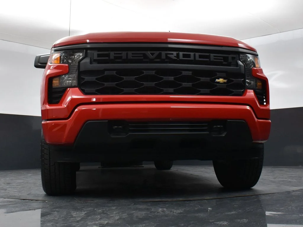 Used 2022 Red Chevrolet Custom image 29