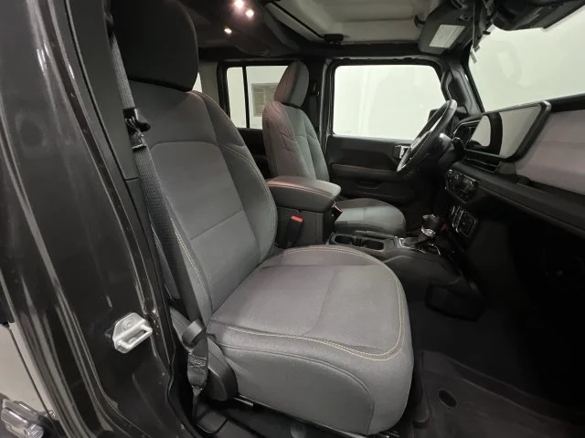 2025 Jeep Wrangler 4-Door Sahara - Photo 27