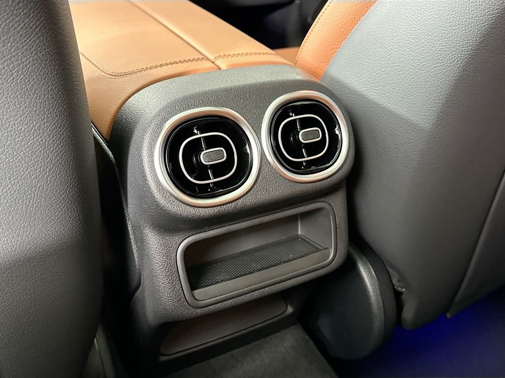 New 2026 Polar White Mercedes-Benz GLC 300 image 27