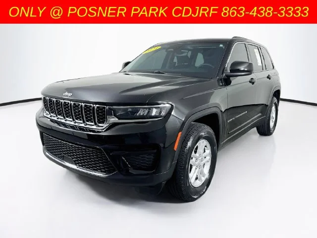 Used 2023 Black Jeep Laredo image 3