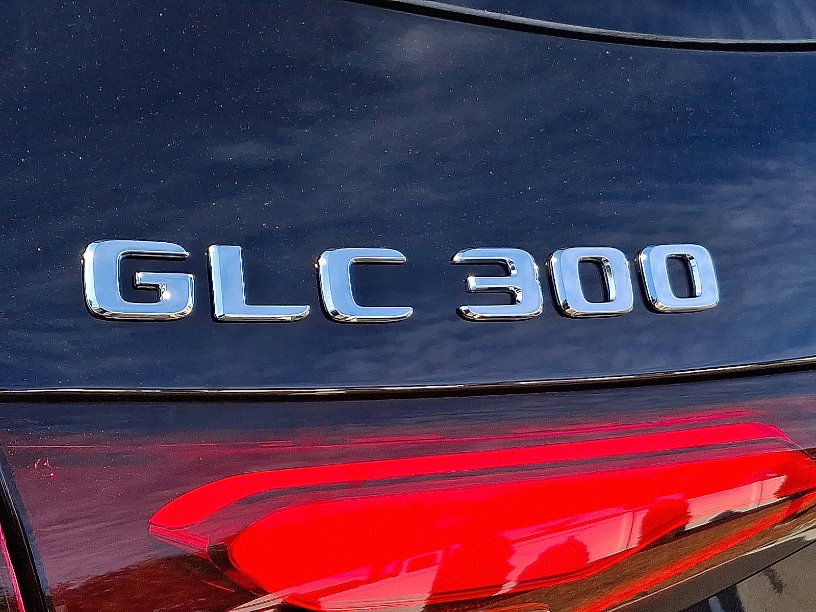 Certified Used 2026 Black Mercedes-Benz GLC 300 image 15