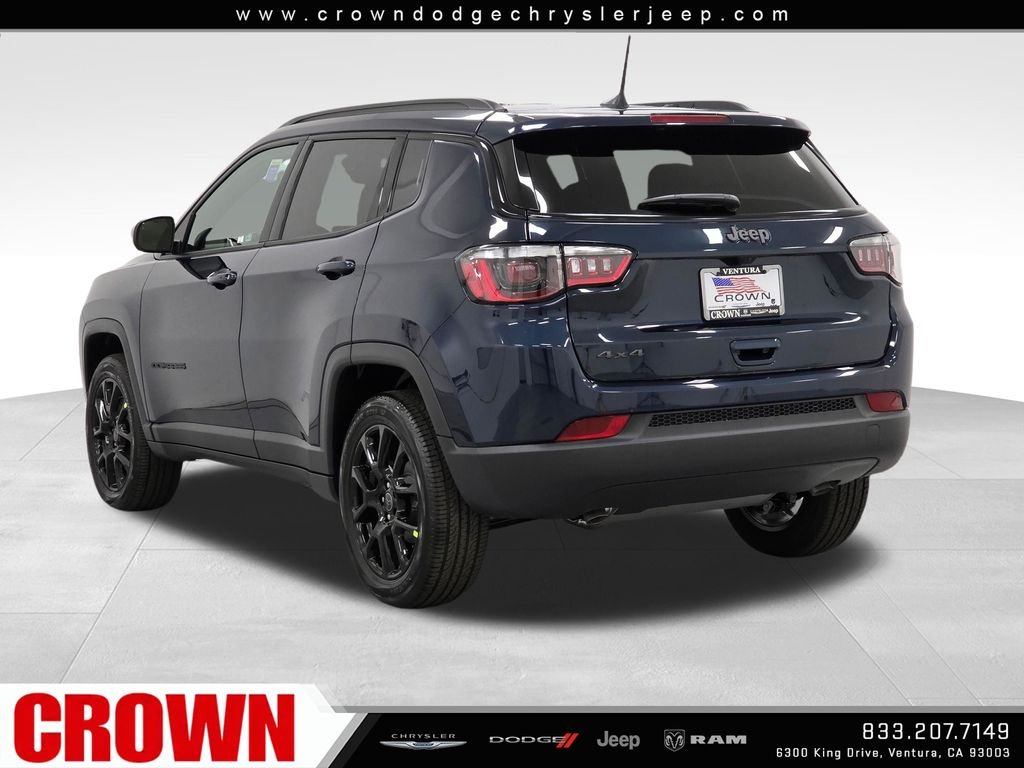 New 2026 Fathom Blue Pearl-Coat Exterior Paint Jeep Latitude image 7
