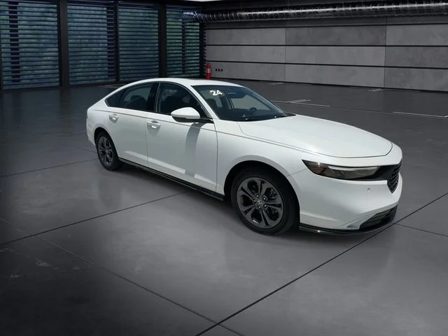 Used 2024 White Honda EX-L image 2