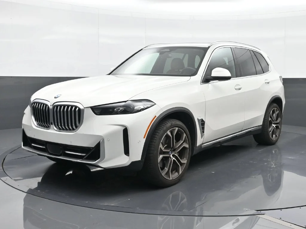 Certified Used 2024 White BMW sDrive40i image 1