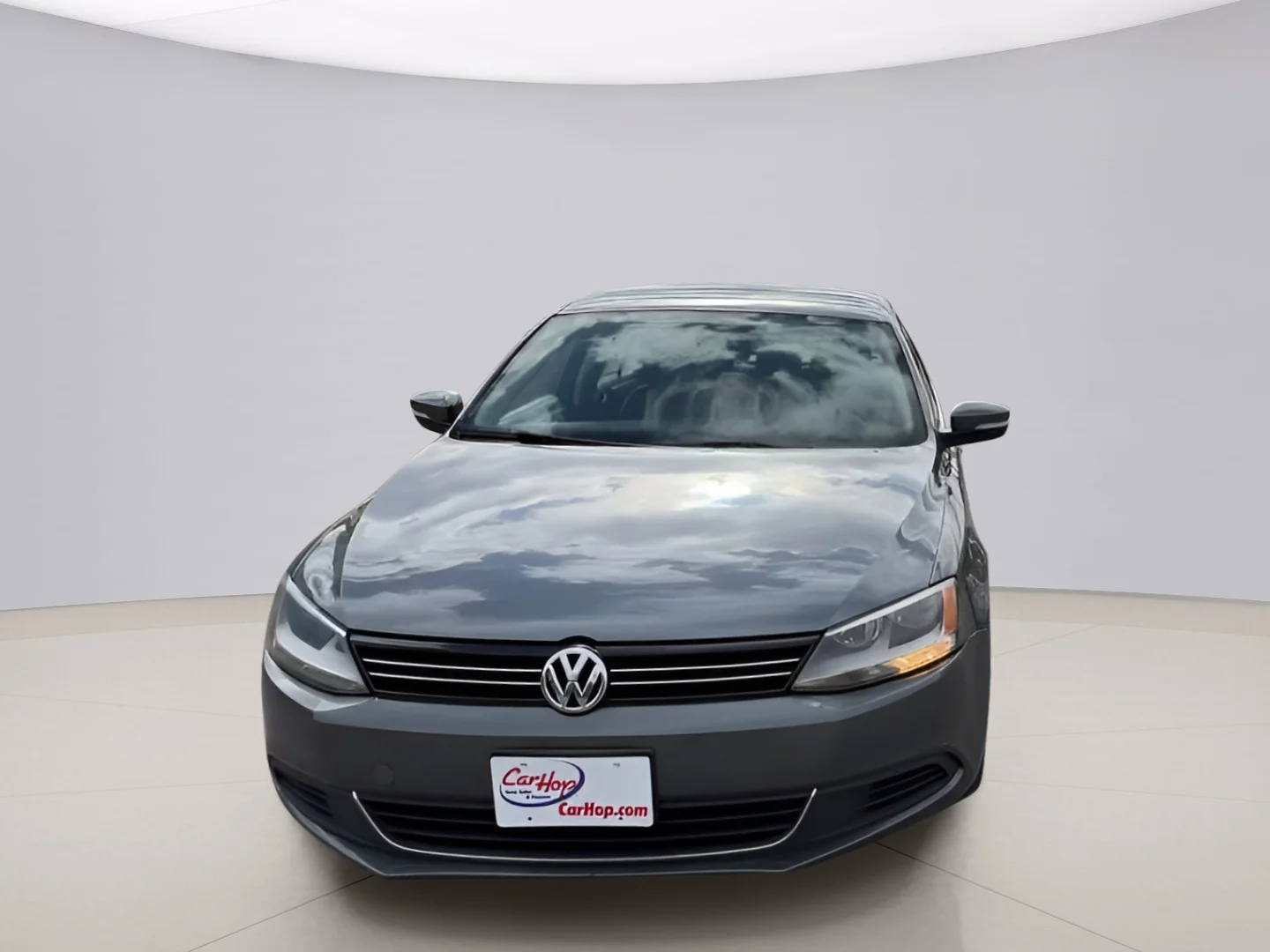 Used 2013 Gray Volkswagen SE image 3