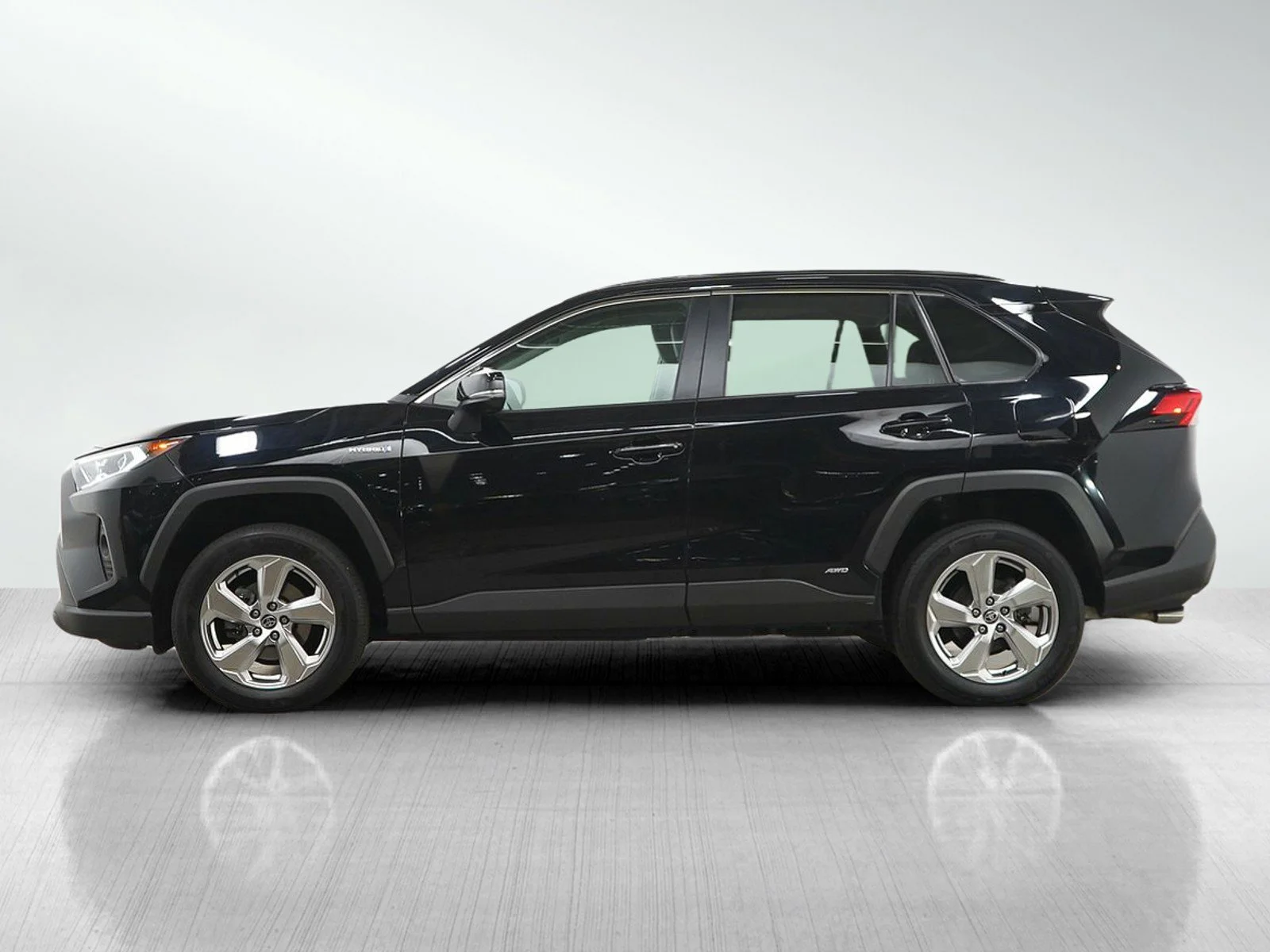 Used 2021 Toyota RAV4 XLE Premium with VIN 4T3B6RFV2MU037616 for sale in Wayzata, Minnesota