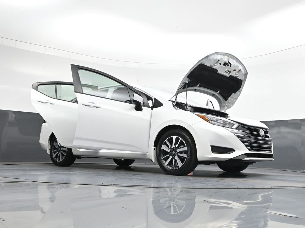 Used 2025 White Nissan 1.6 SV image 54