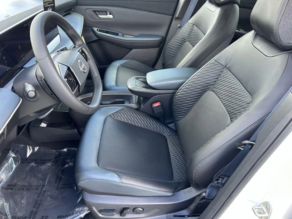 New 2026 Everest White Pearl Tricoat/Black Nissan PLATINUM+ image 13