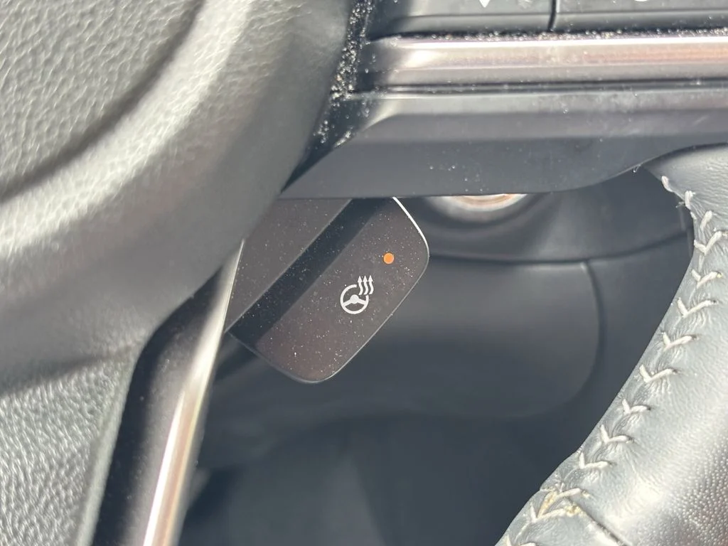 Used 2022 White Subaru Touring image 31