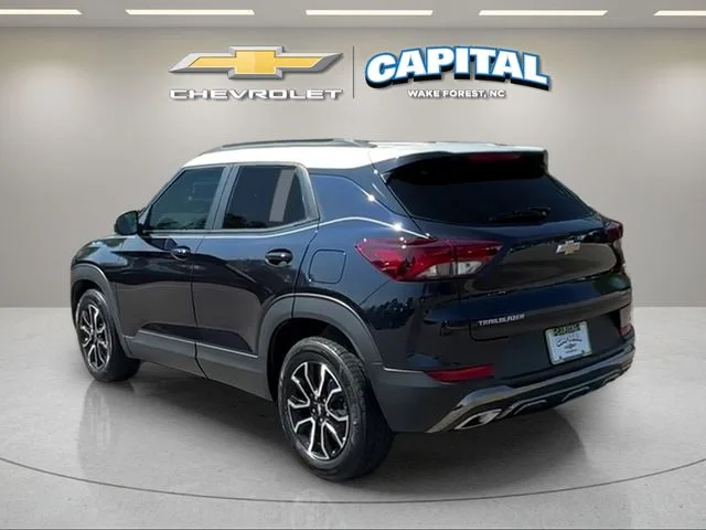 Used 2021 Blue Chevrolet ACTIV image 3