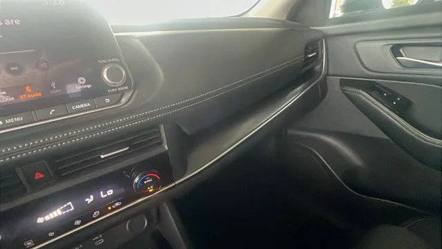 Used 2024 Gray Nissan SV image 18
