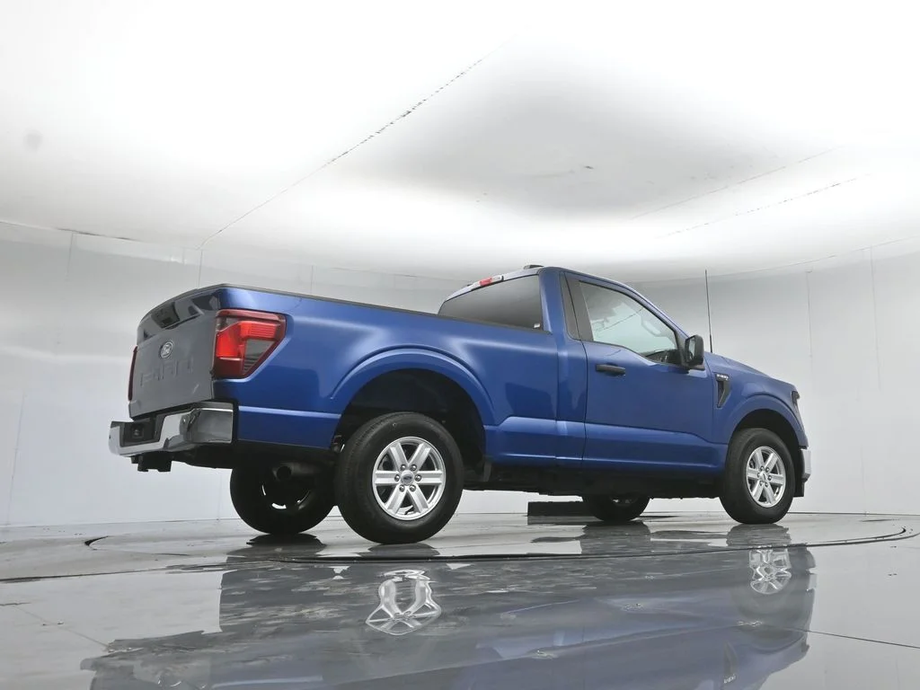 New 2026 Oxford White Ford XLT image 43