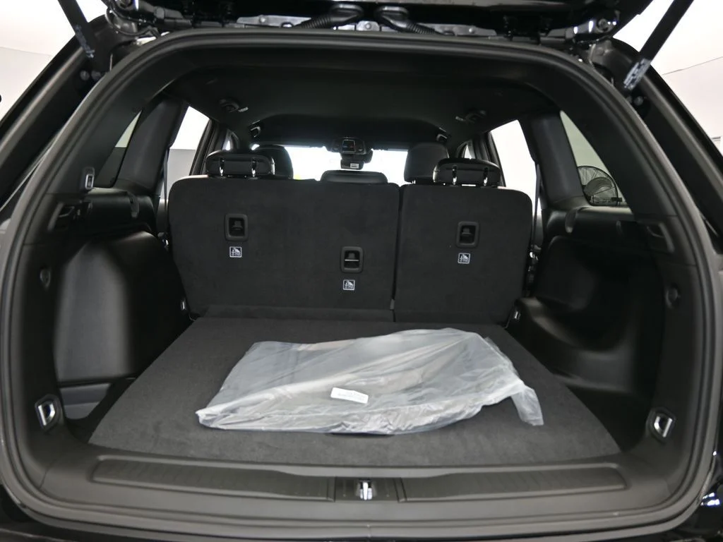 New 2026 Diamond Black Crystal Pearl-Coat Exterior Paint Jeep Altitude image 31