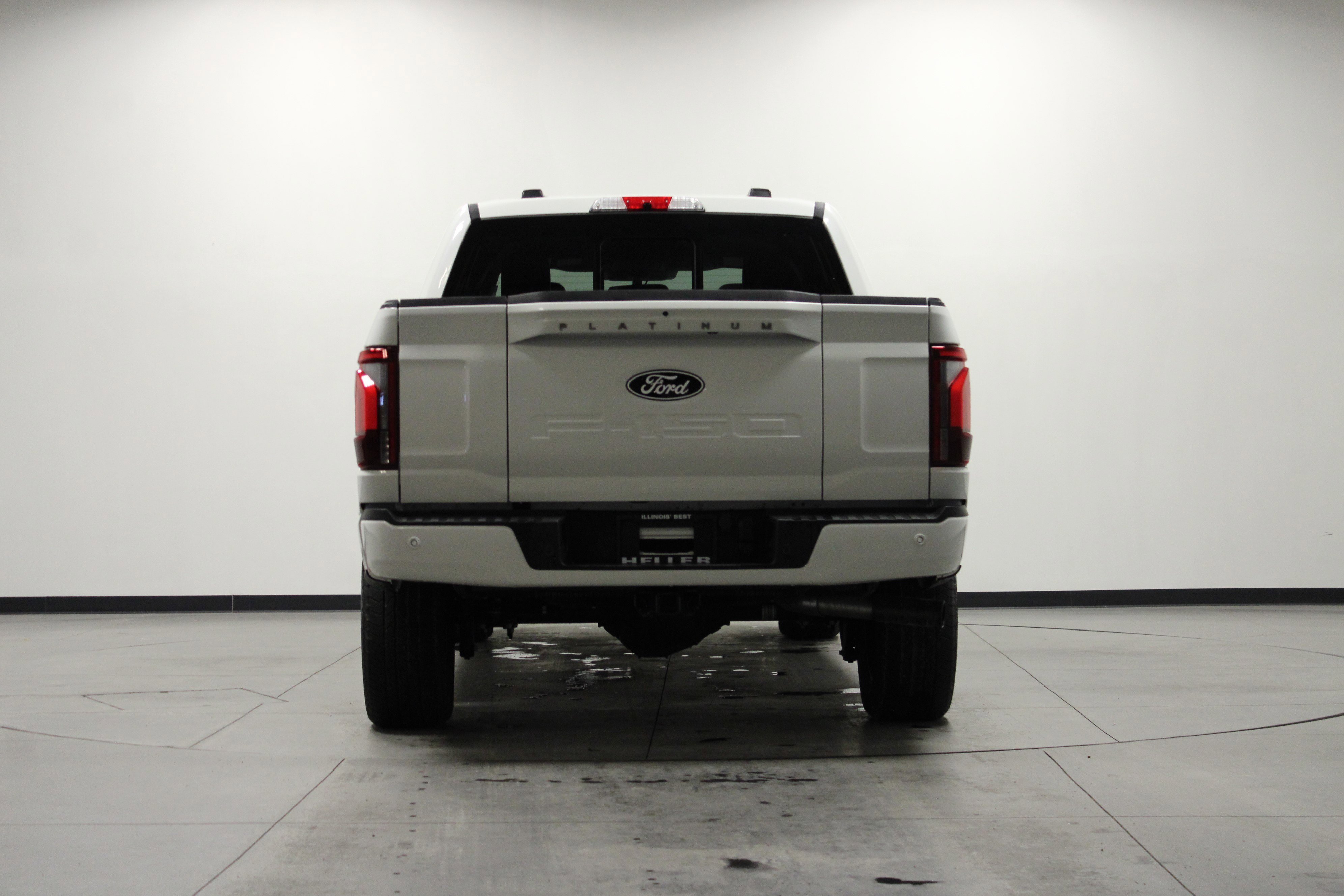 Used 2024 Star White Metallic Tri-Coat Ford Platinum image 5