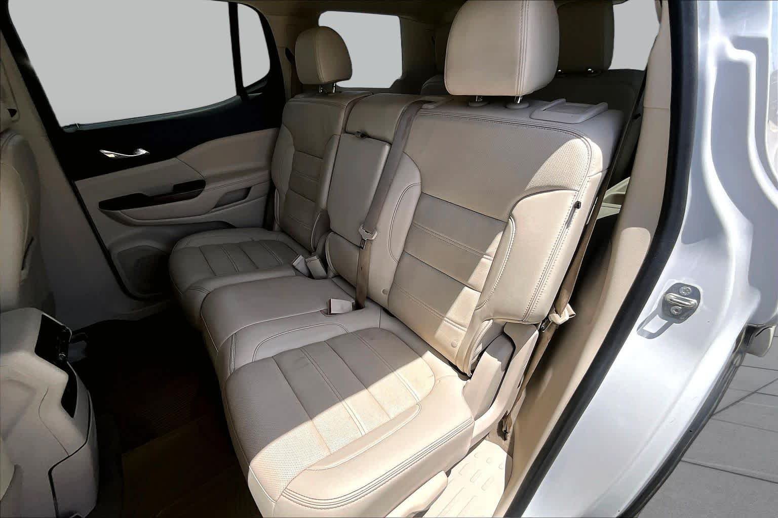 Used 2023 White Frost Tricoat GMC Denali image 20