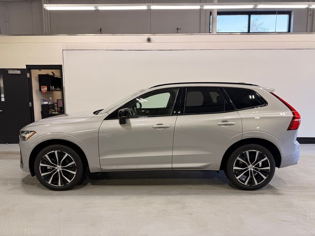 Used 2025 Volvo XC60 Plus with VIN YV4M12RCXS1018734 for sale in Golden Valley, Minnesota