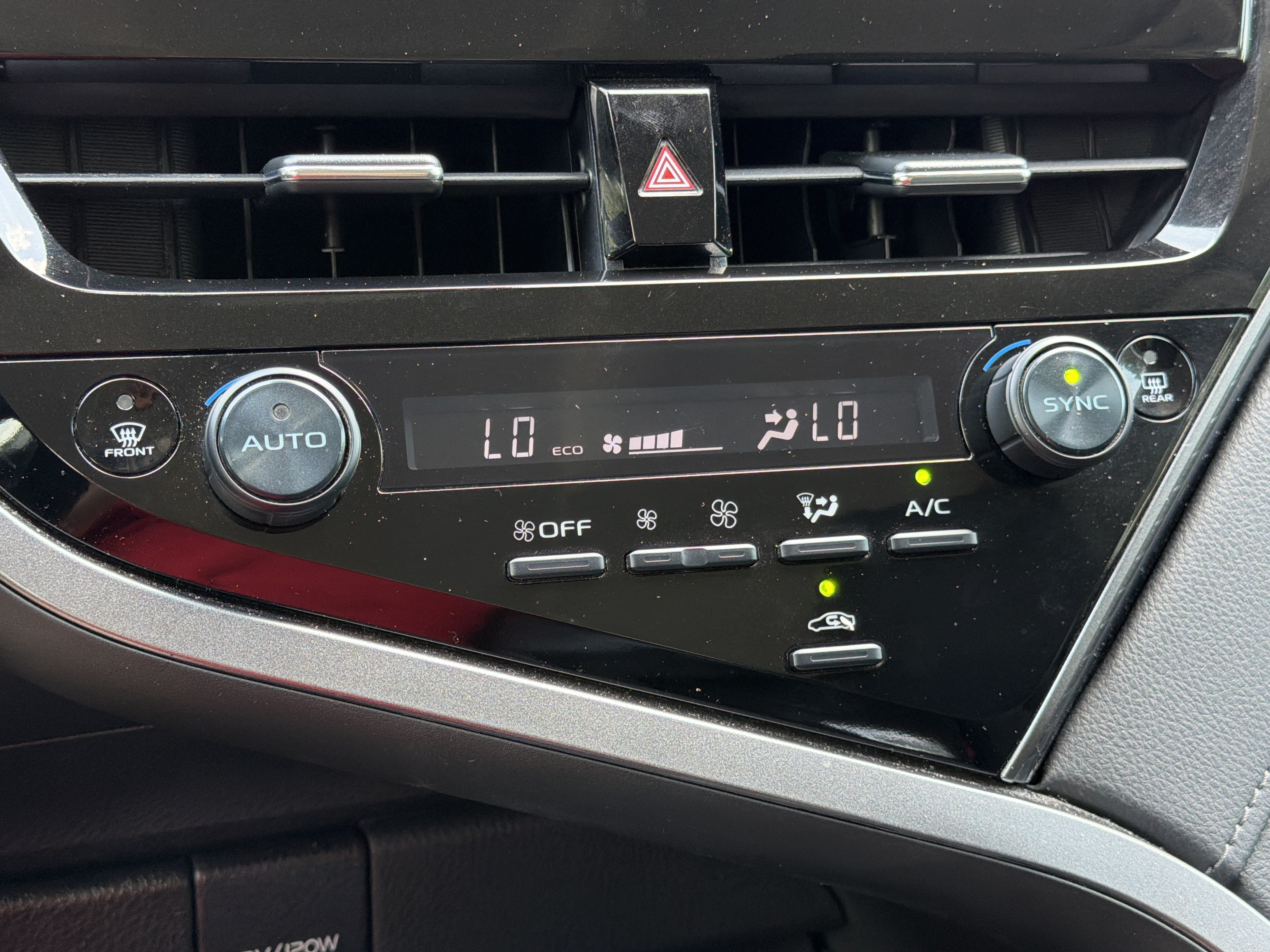 Used 2024 Ice Toyota LE image 8
