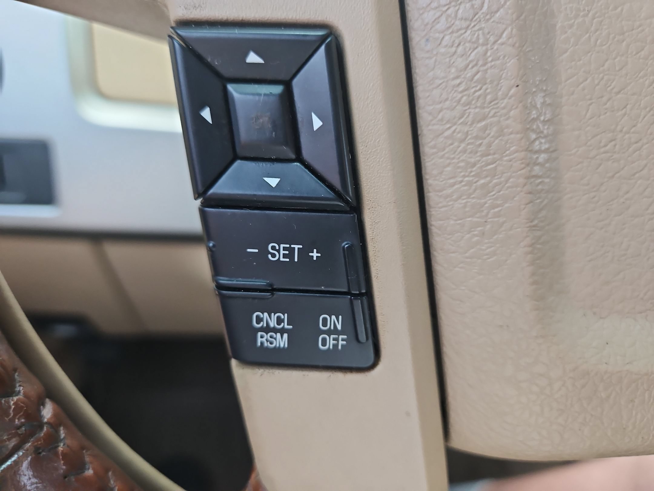 Used 2013 White Platinum Metallic Tri-Coat Ford King Ranch image 38