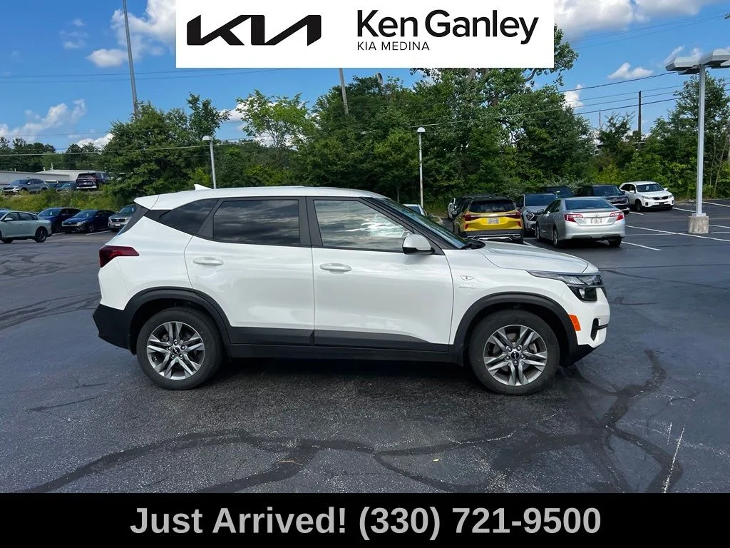 Certified Used 2022 White Kia LX image 4