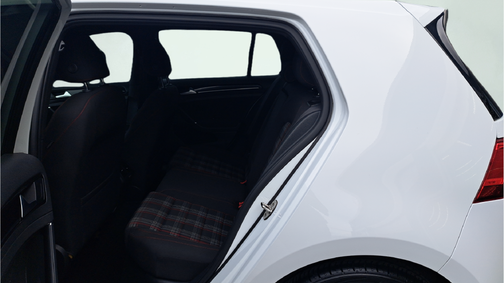 Used 2017  Volkswagen Sport image 20