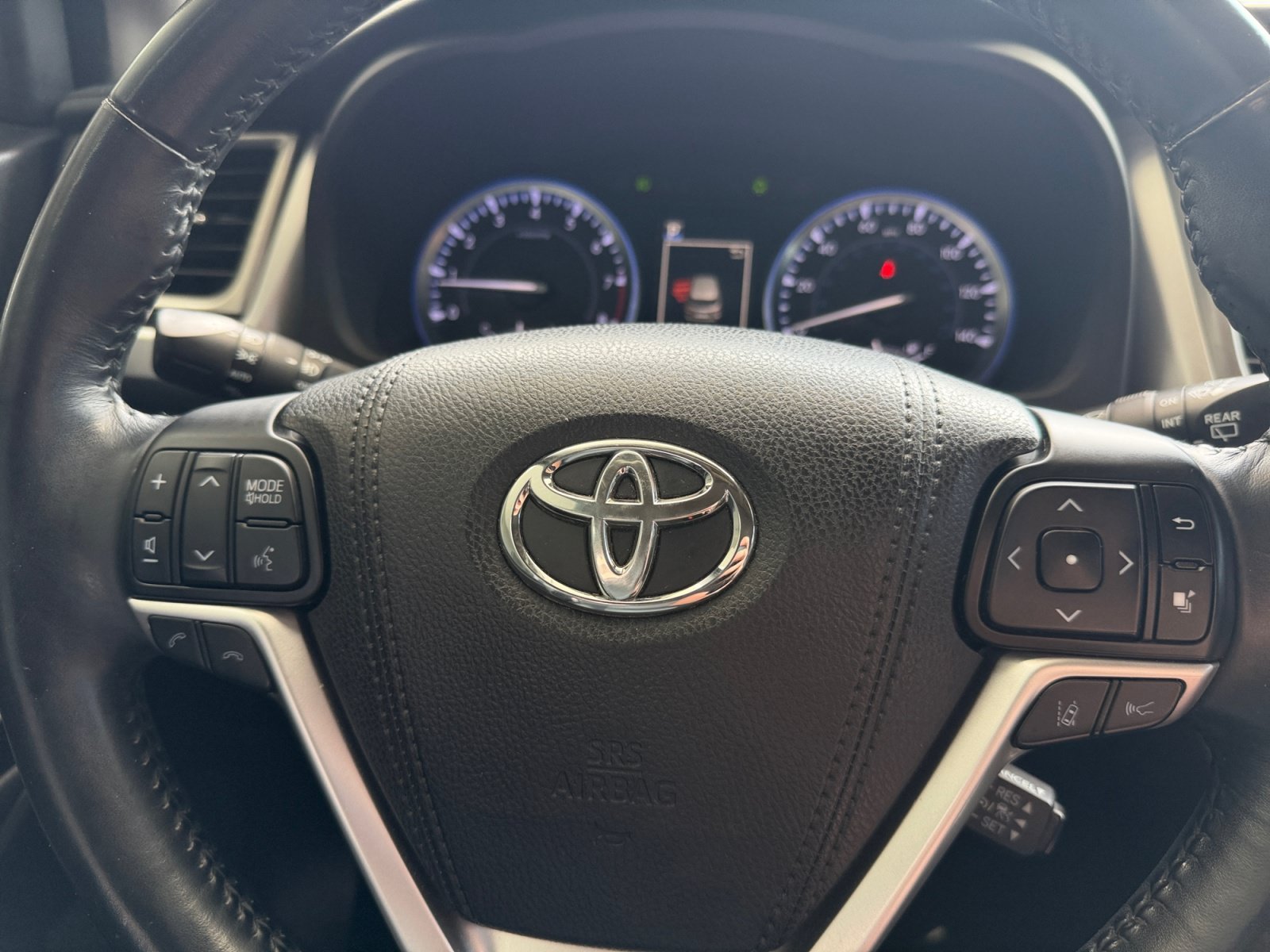Used 2018 Gray Toyota  image 19