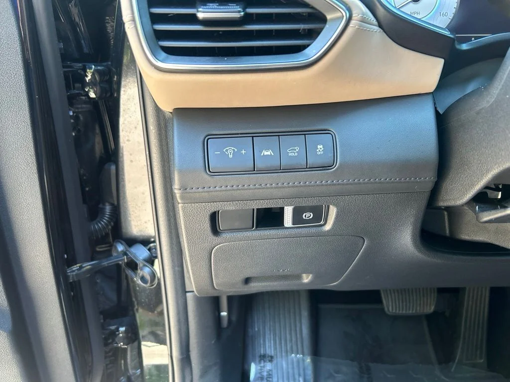 Used 2023 Black Hyundai SEL image 26