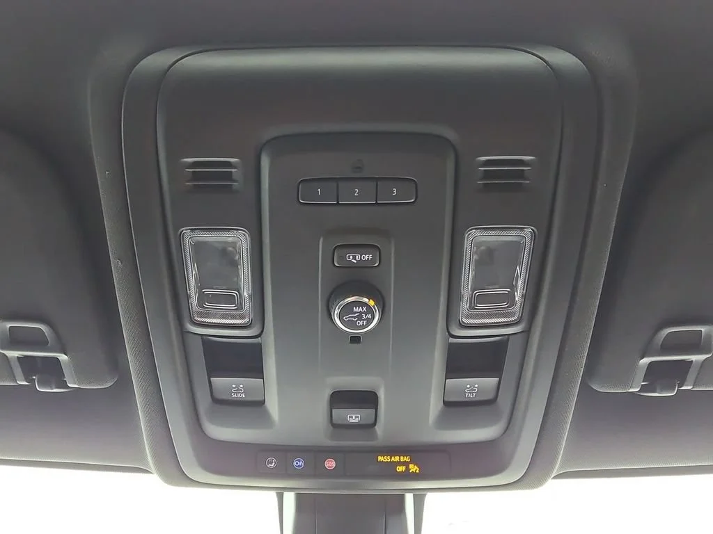 Certified Used 2021 SUMMIT WHITE Chevrolet Z71 image 36