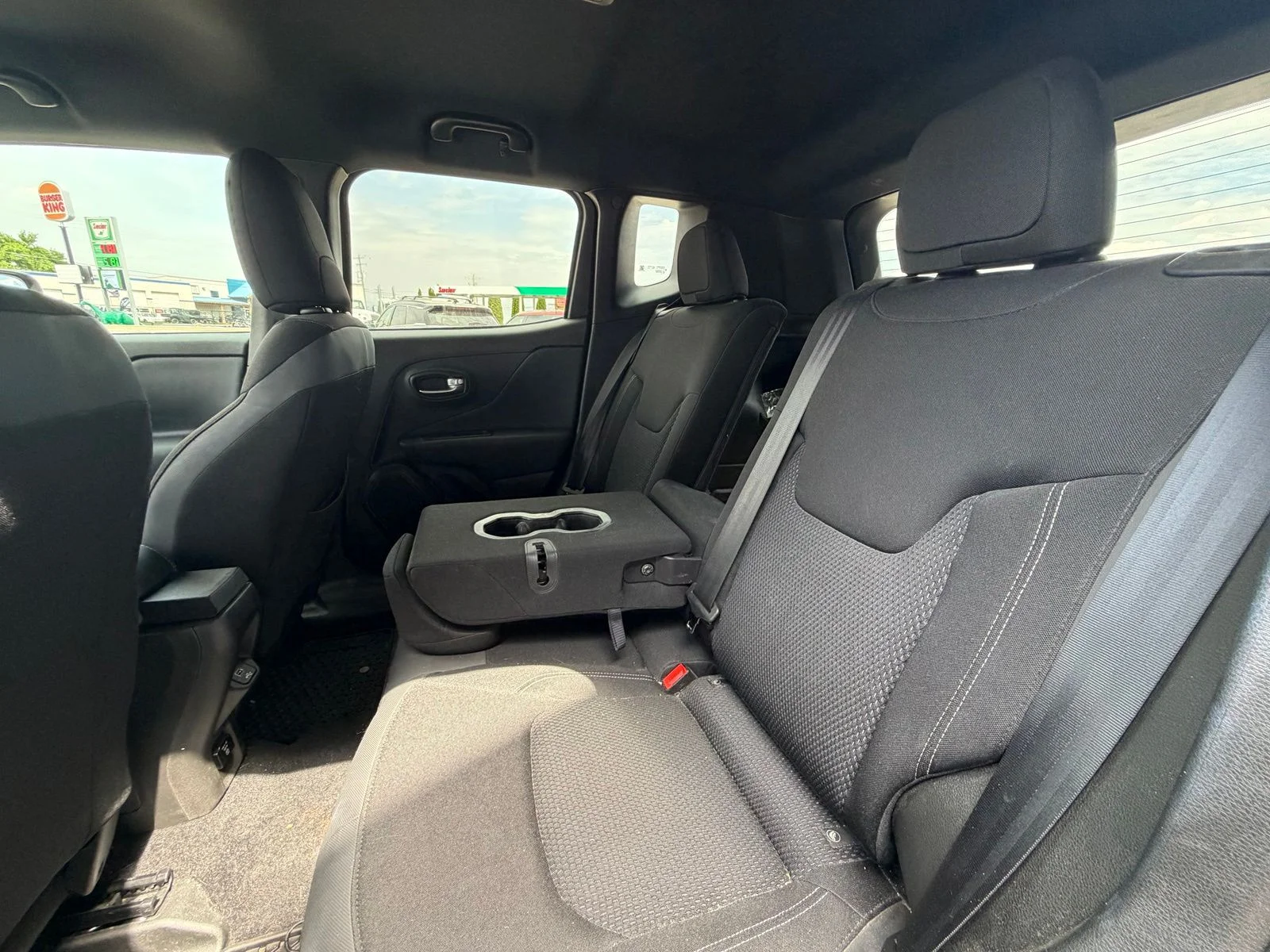 Used 2022 Gray Jeep Altitude image 10