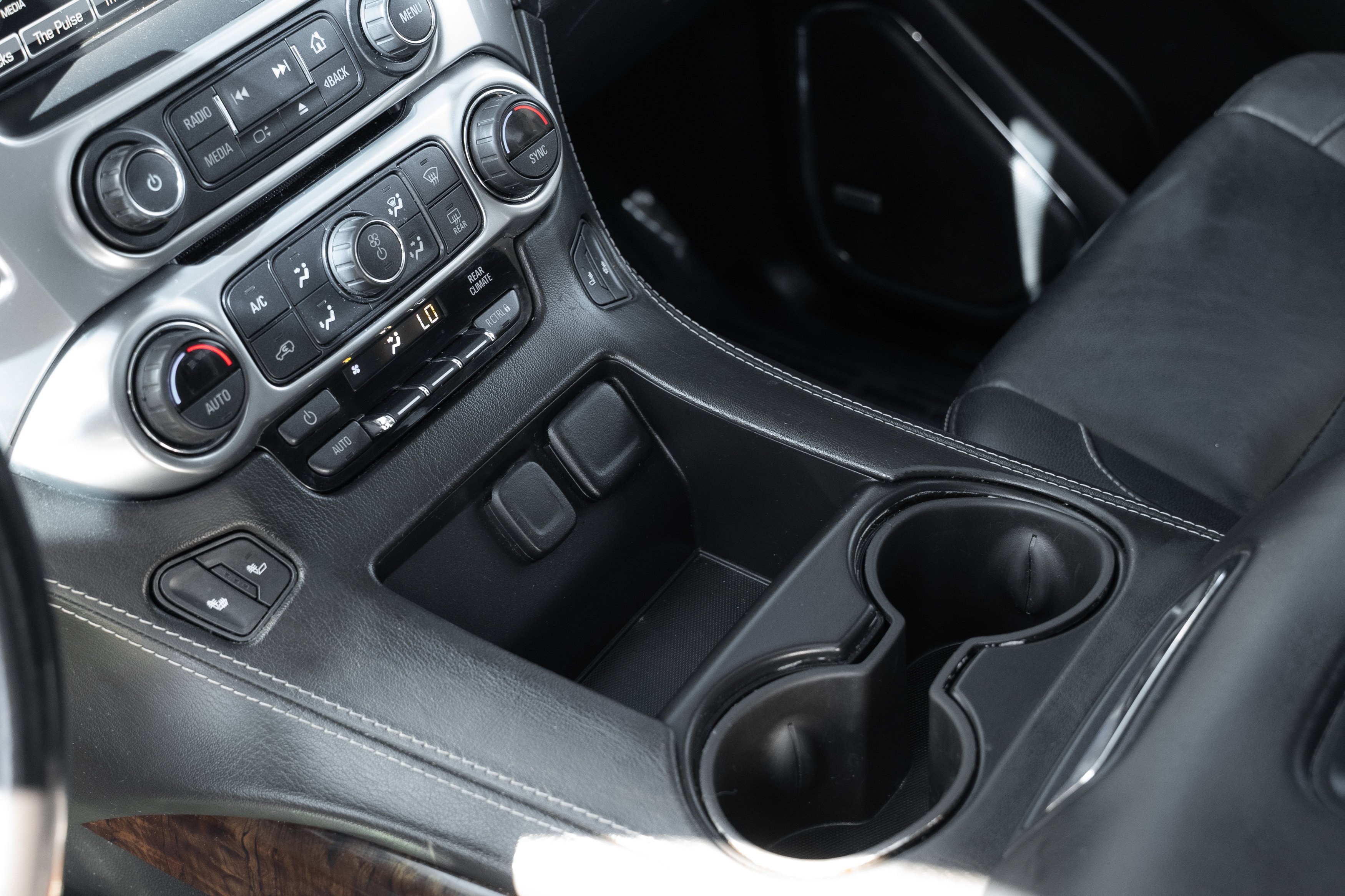 Used 2020 Summit White Chevrolet LT image 16