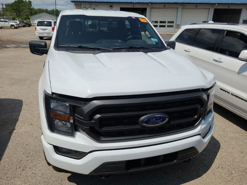 Used 2023 White Ford XLT image 3