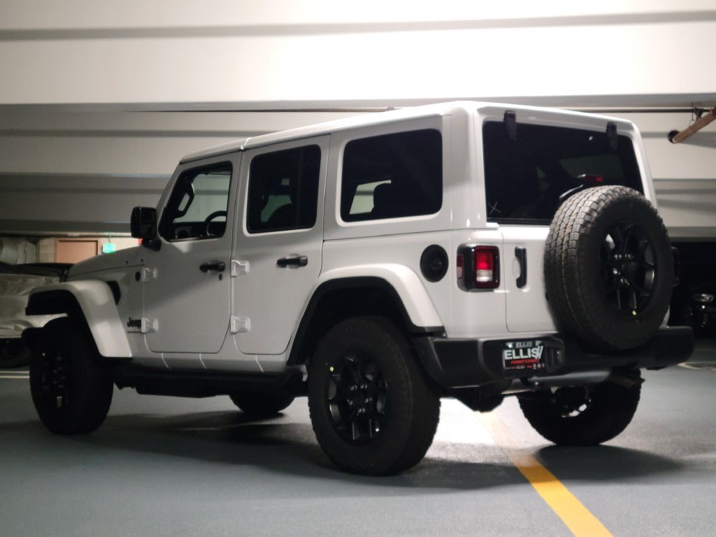 2027 Jeep Wrangler 4-Door photo 2