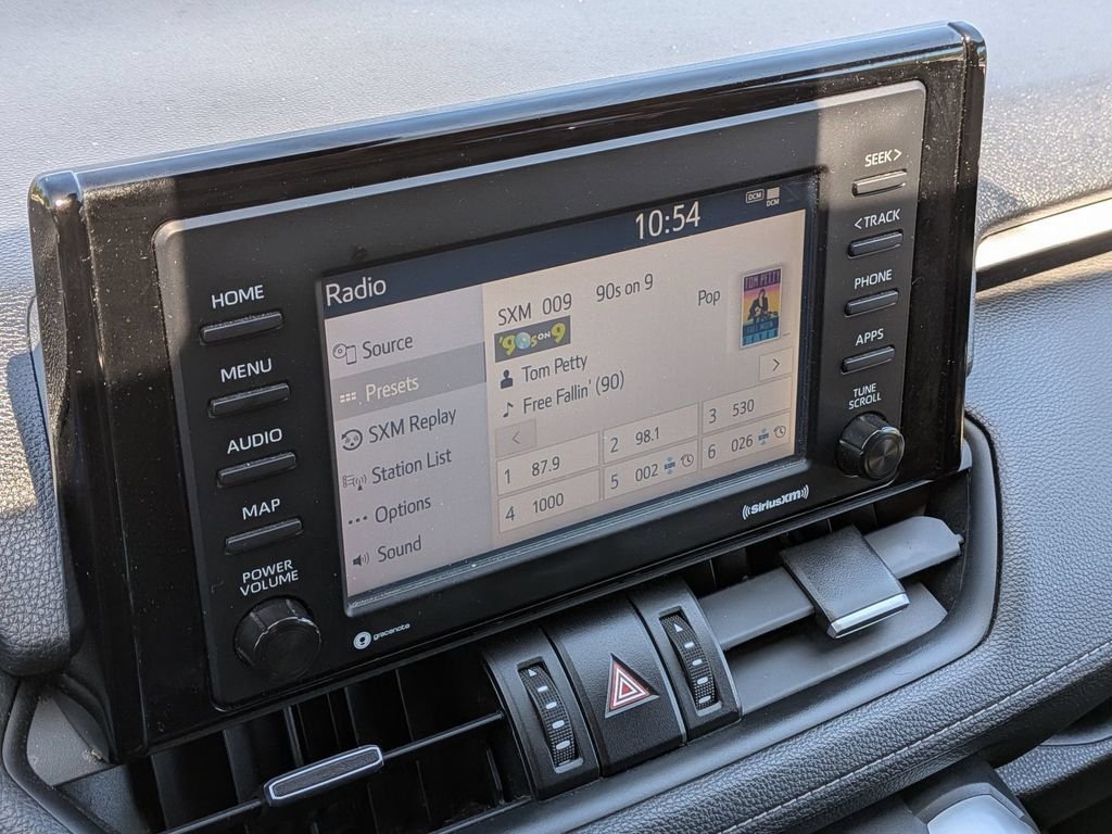 Used 2020 Blue Toyota XLE Premium image 6