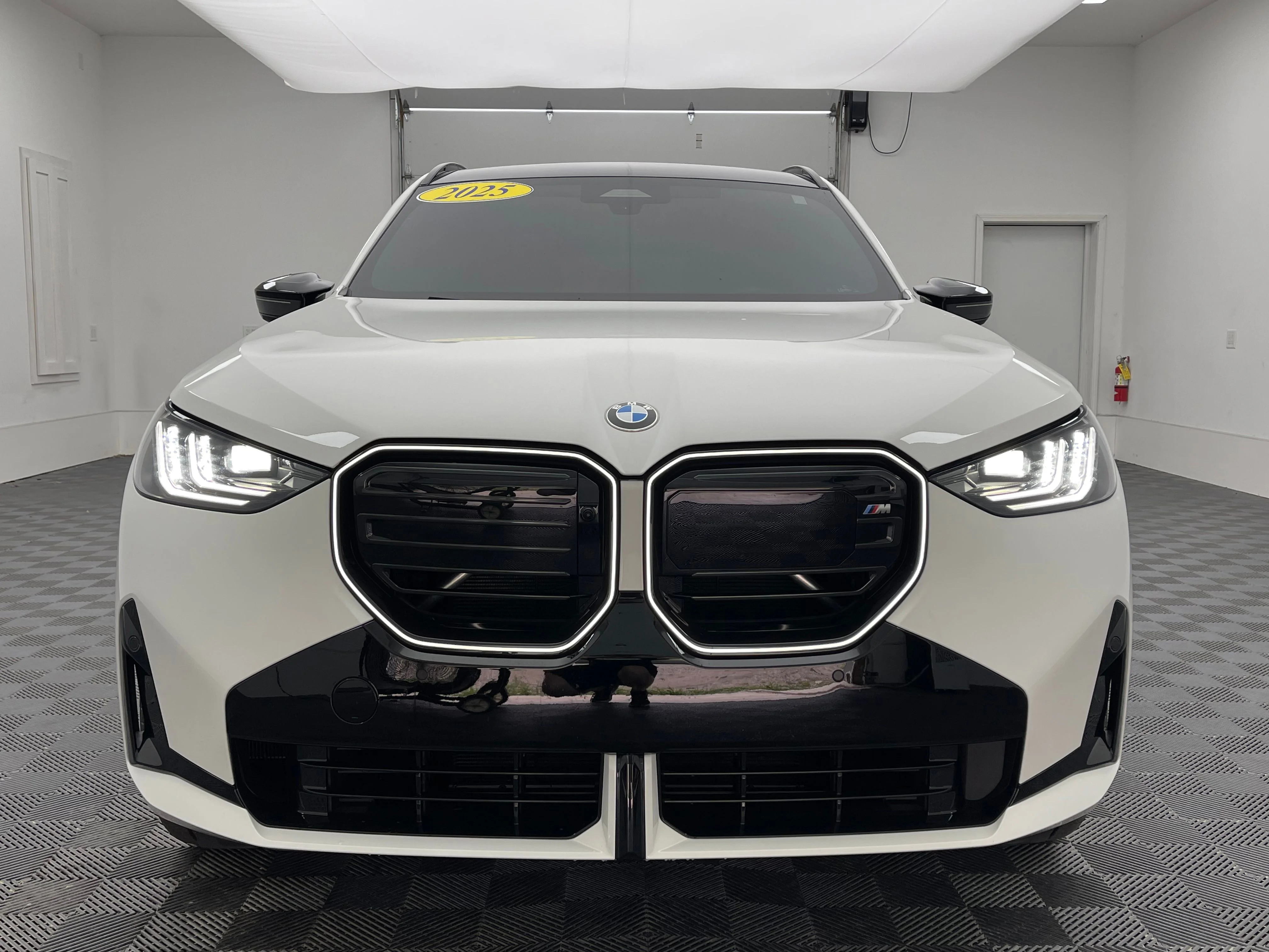 Used 2025 Alpine White BMW M50 xDrive image 15
