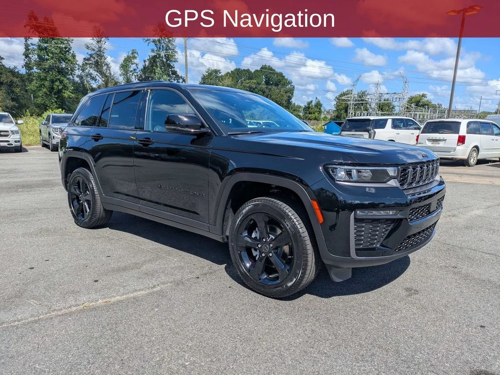 New 2027 High-Gloss Black Paint Jeep Limited image 3