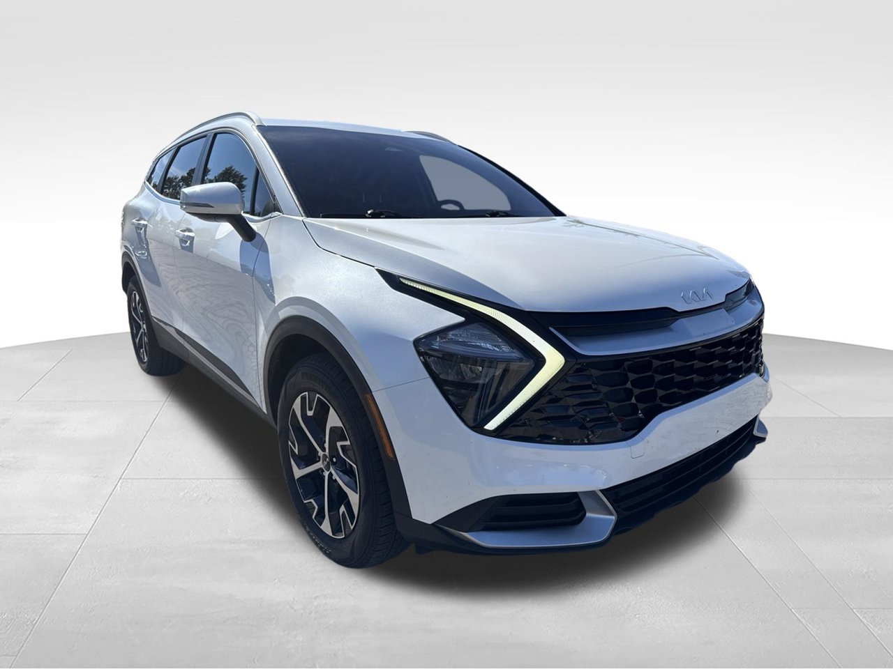 Used 2023 White Kia EX image 5