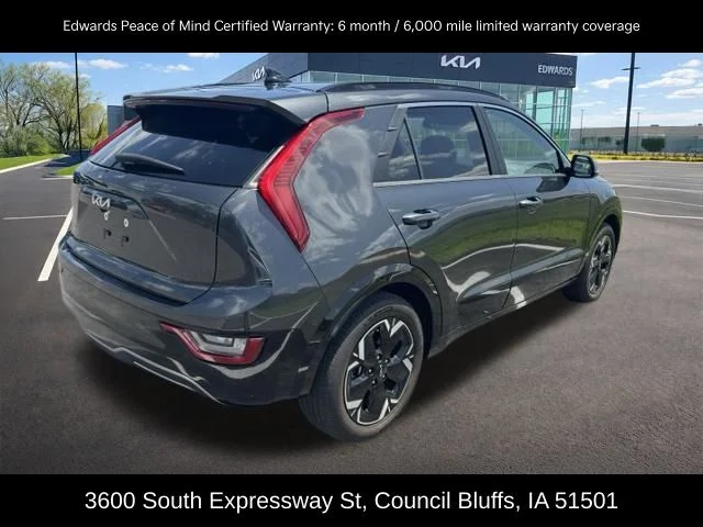 Used 2024 Gray Kia Wave image 3