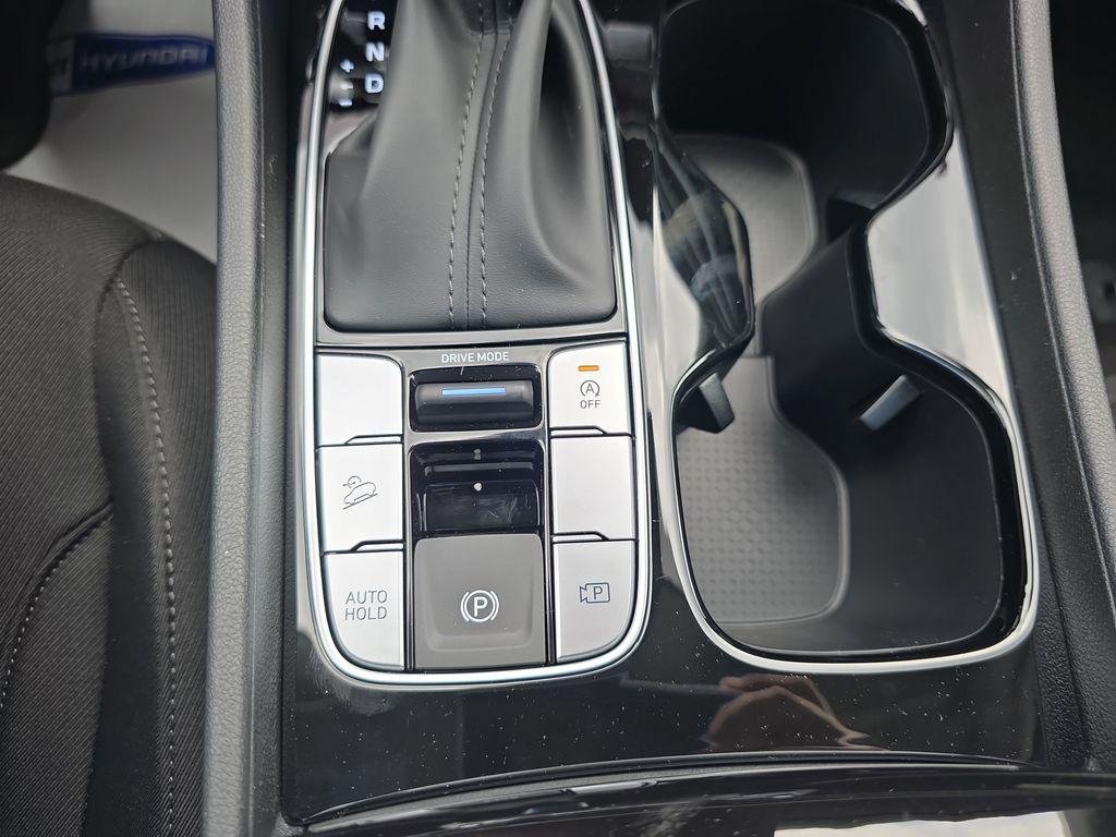 New 2026 White Pearl Hyundai SEL FWD image 22