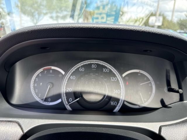 Used 2015 White Honda EX-L image 31