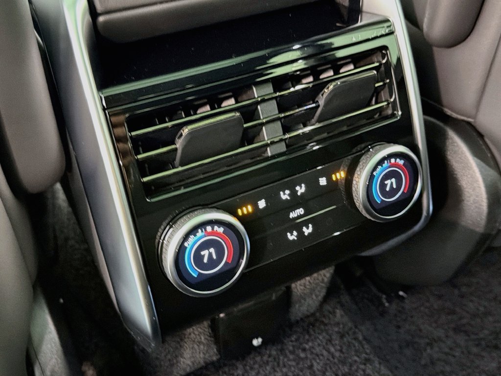 New 2027 Santorini Black Land Rover SE image 27