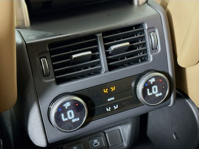 New 2026 Lantau Bronze Land Rover Dynamic SE image 27