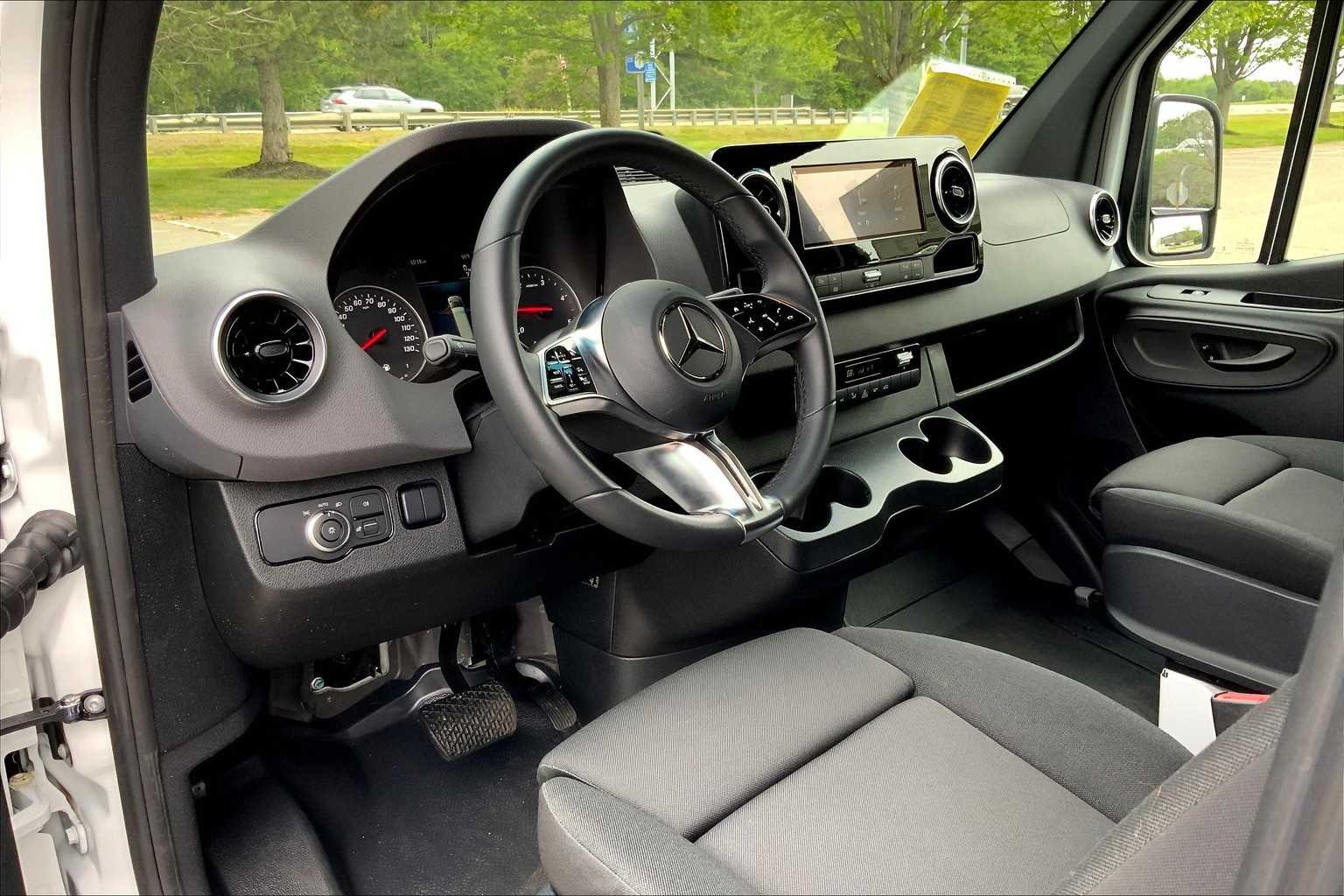 2025 Mercedes-Benz Sprinter Cargo Van Base - Photo 9