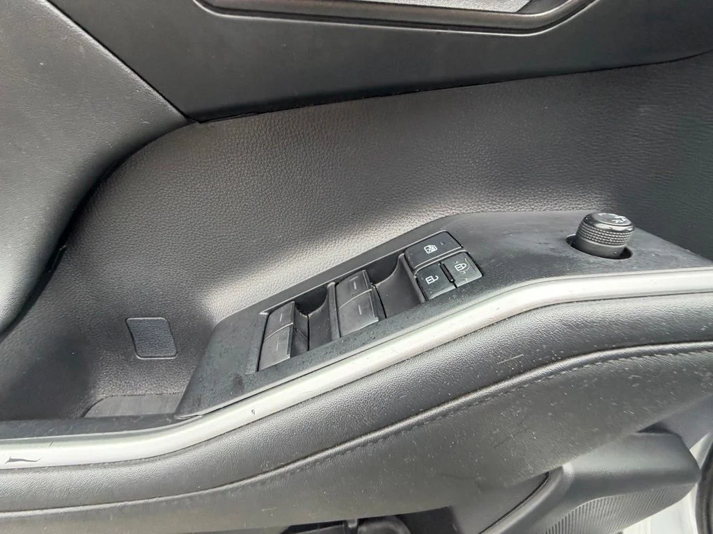 Used 2021 Silver Toyota XLE image 15