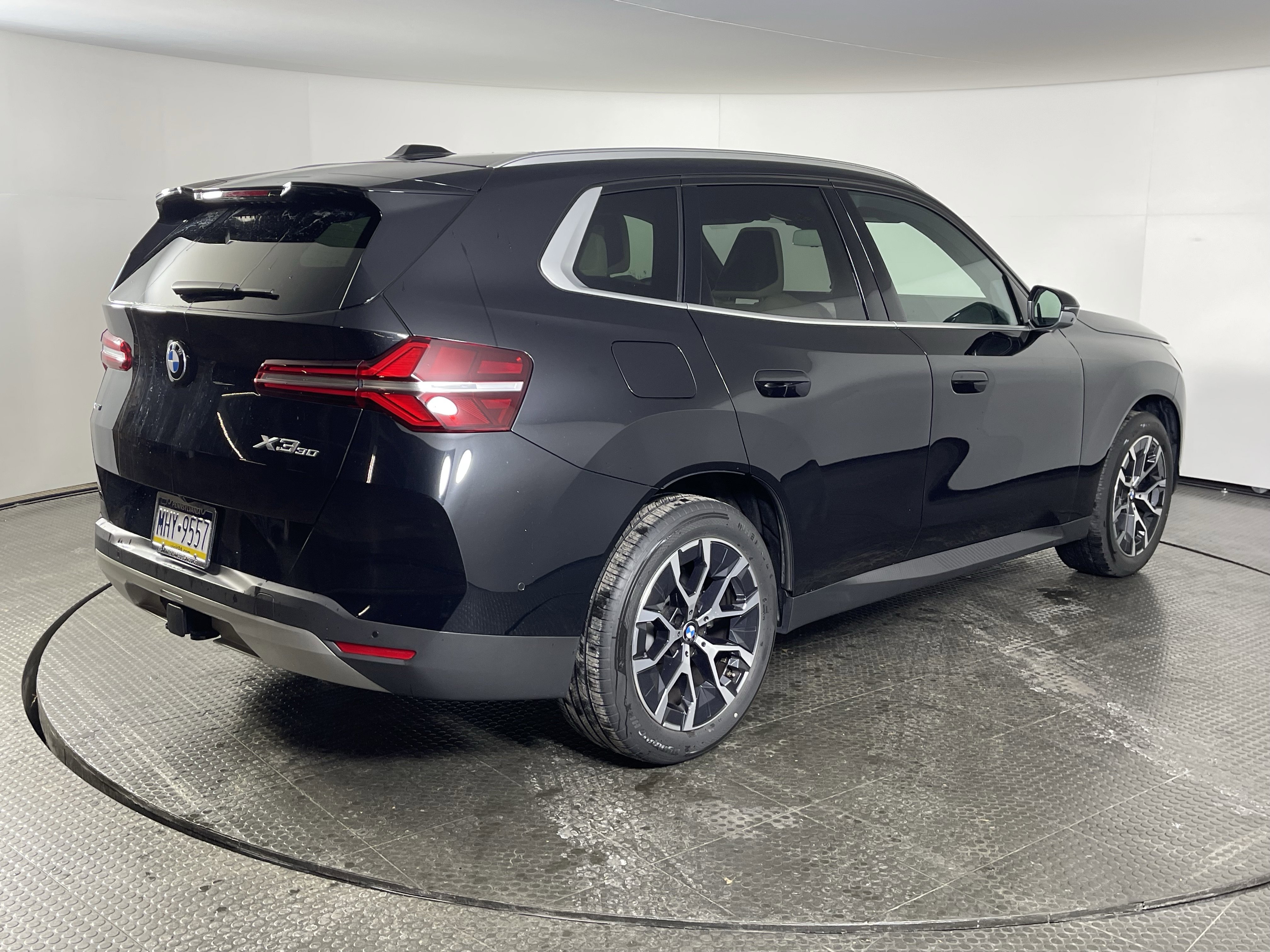 Used 2025 BLACK SAPPHIRE ME BMW 30 xDrive image 4