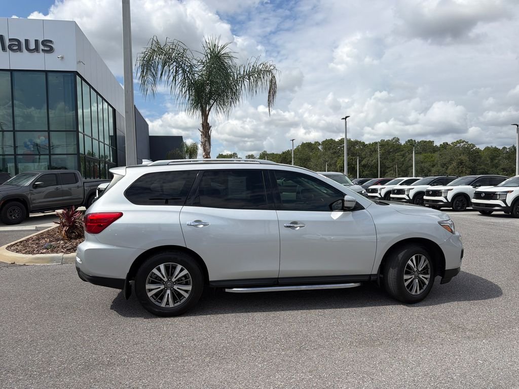 Used 2020 Silver Nissan SL image 8