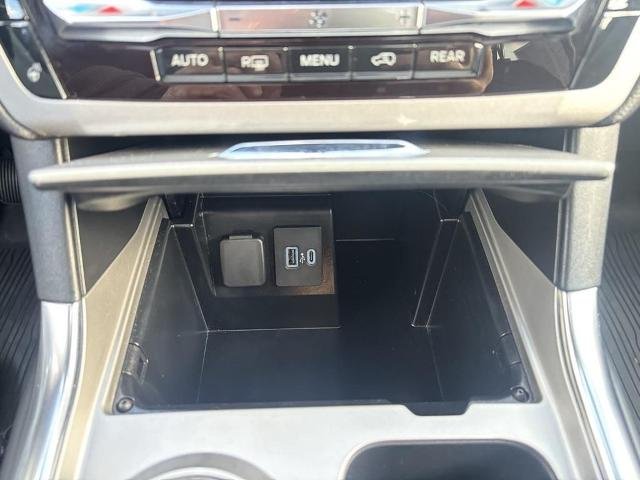 Certified Used 2022 White Metallic Ford XLT image 98