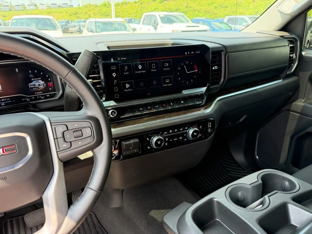 Used 2025 Summit White GMC Elevation image 7