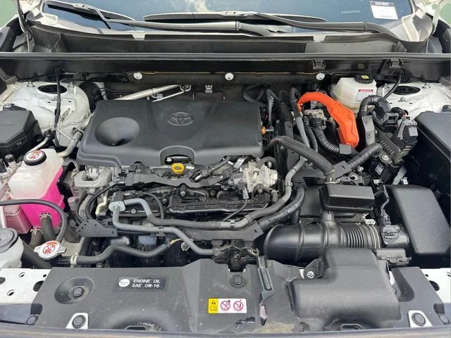 Used 2023 White Toyota LE image 14