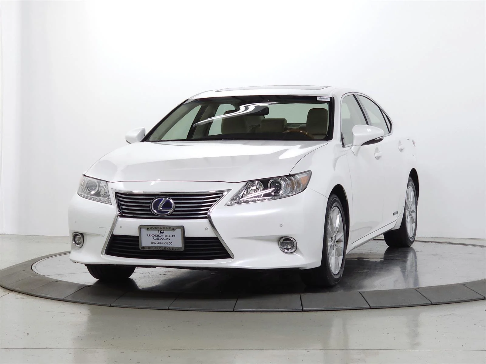 Used 2014 White Lexus  image 3