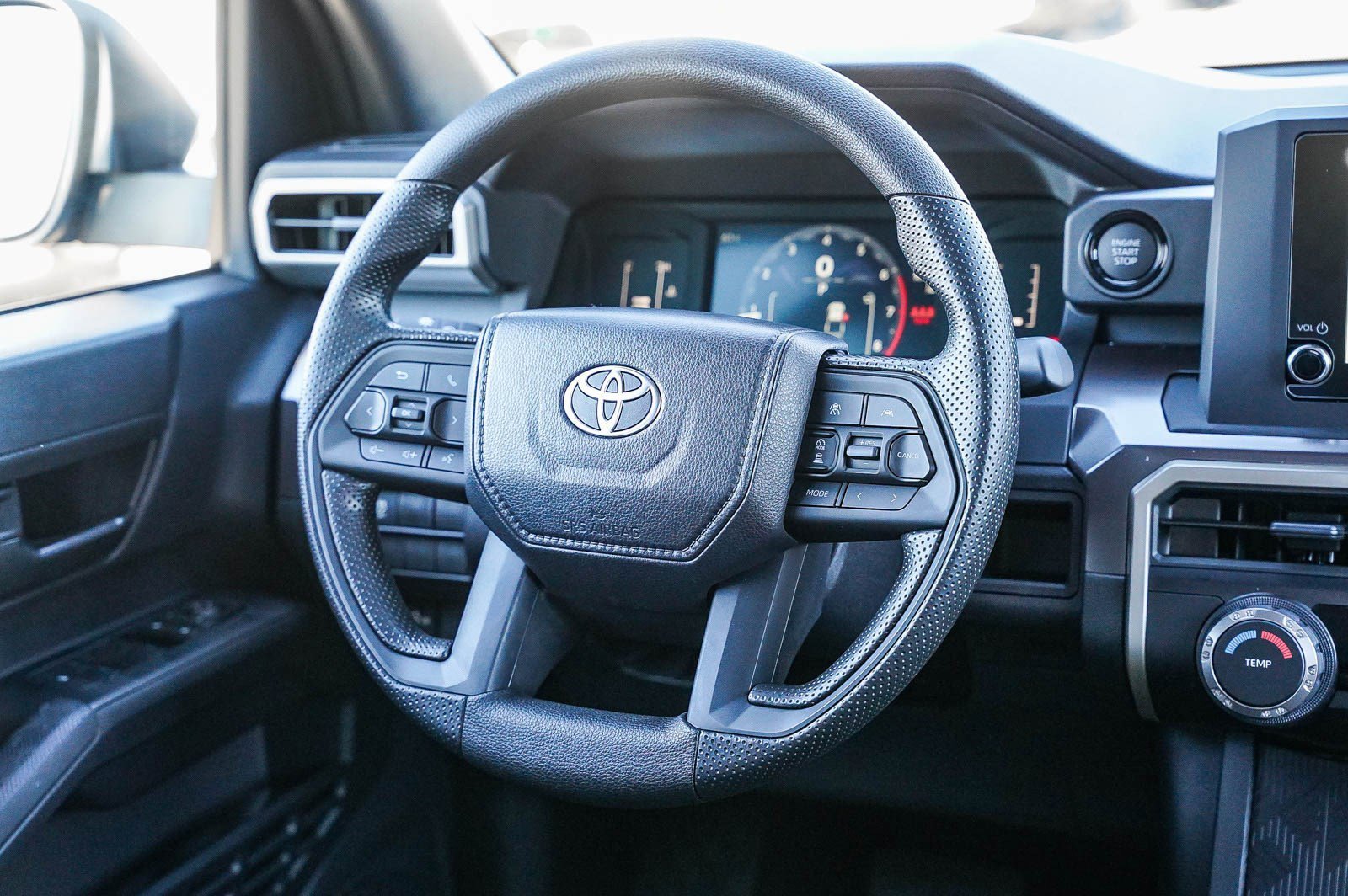 2026 Toyota Tacoma SR5 - Photo 18